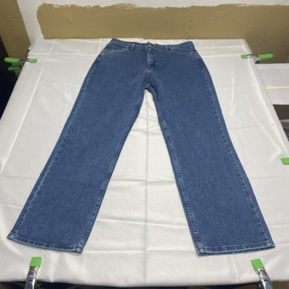 NWT Lee Women's Relaxed Fit Blue Jeans! Size 14M Denim! Brand new! - Picture 3 of 7